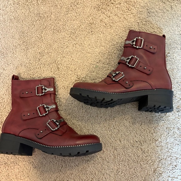 Burgundy combat style buckle boots - Picture 1 of 8